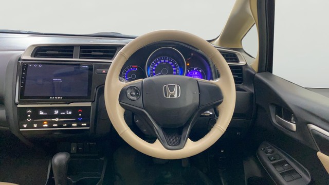 Second-hand 2018 Honda Jazz 1.2 V AT i VTEC for sale in Mumbai-12
