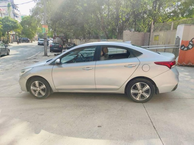 Second-hand 2018 Hyundai Verna VTVT 1.6 SX for sale in New Delhi-3