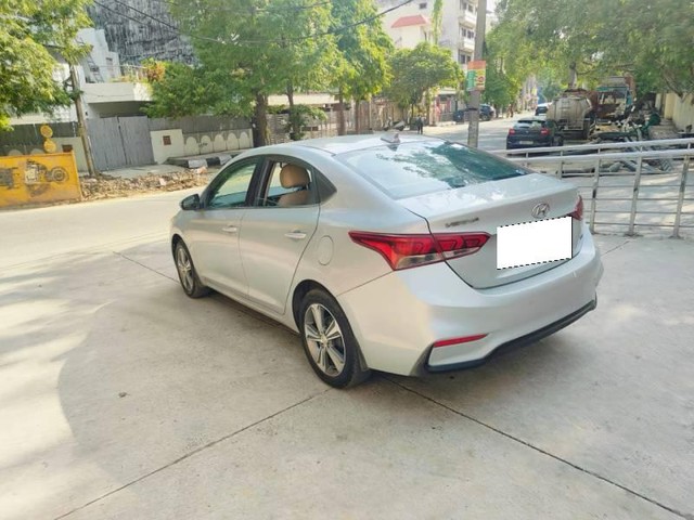 Second-hand 2018 Hyundai Verna VTVT 1.6 SX for sale in New Delhi-2