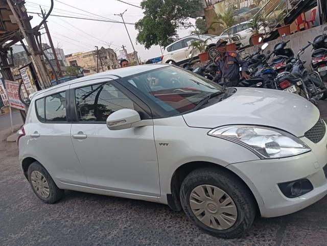 Second-hand 2014 Maruti Suzuki Swift VVT VXI for sale in Jabalpur-3