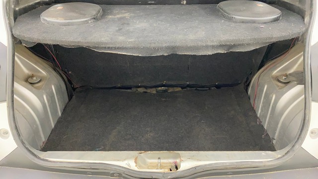 Renault KWID 1.0 RXT Second-hand 2017 Renault KWID 1.0 RXT for sale in Ahmedabad-19