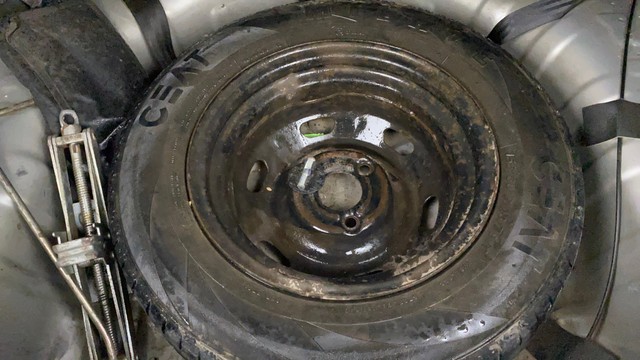 Renault KWID 1.0 RXT Second-hand 2017 Renault KWID 1.0 RXT for sale in Ahmedabad-27