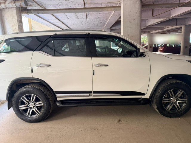 Second-hand 2022 Toyota Fortuner 4X2 AT BSVI for sale in New Delhi-1