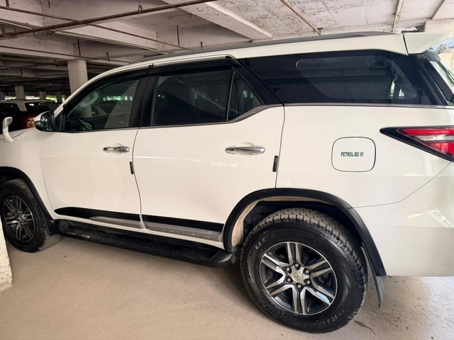 Second-hand 2022 Toyota Fortuner 4X2 AT BSVI for sale in New Delhi-5