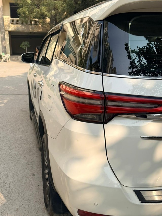 Second-hand 2022 Toyota Fortuner 4X2 AT BSVI for sale in New Delhi-15