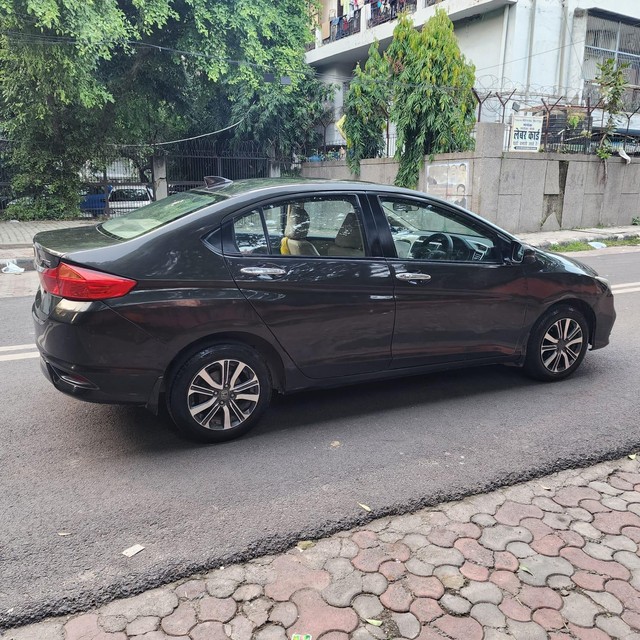 Honda City i-VTEC CVT V Second-hand 2017 Honda City i-VTEC CVT V for sale in New Delhi-4