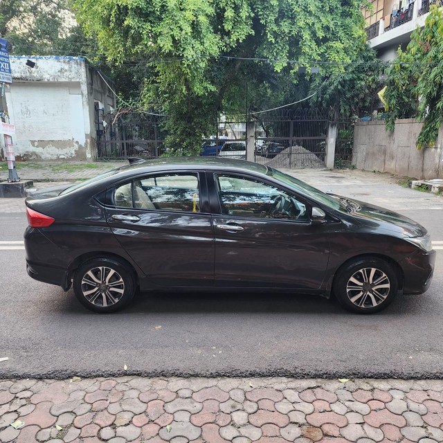 Honda City i-VTEC CVT V Second-hand 2017 Honda City i-VTEC CVT V for sale in New Delhi-3