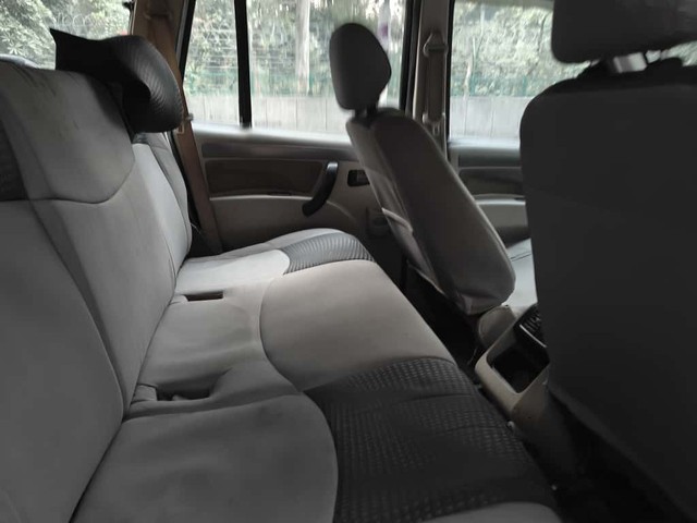 Second-hand 2018 Mahindra Scorpio S5 BSIV for sale in New Delhi-5