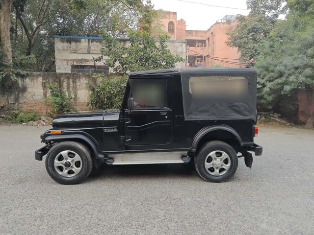 Second-hand 2018 Mahindra Thar CRDe for sale in New Delhi-2