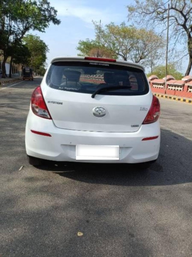 Hyundai i20 Asta 1.2 Second-hand 2013 Hyundai i20 Asta 1.2 for sale in Mysore-3