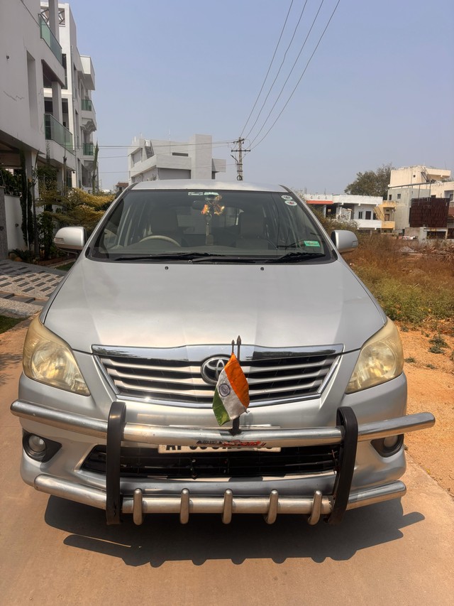 Toyota Innova 2.5 VX (Diesel) 7 Seater Second-hand 2013 Toyota Innova 2.5 VX (Diesel) 7 Seater for sale in Hyderabad-3