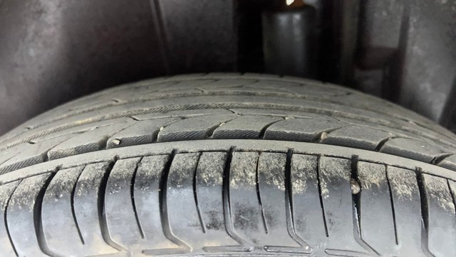 Second-hand 2013 Maruti Suzuki Swift VXI for sale in Hyderabad-39