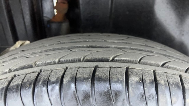 Second-hand 2013 Maruti Suzuki Swift VXI for sale in Hyderabad-38