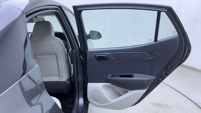 Second-hand 2023 Hyundai Aura S Diesel for sale in Hyderabad-24