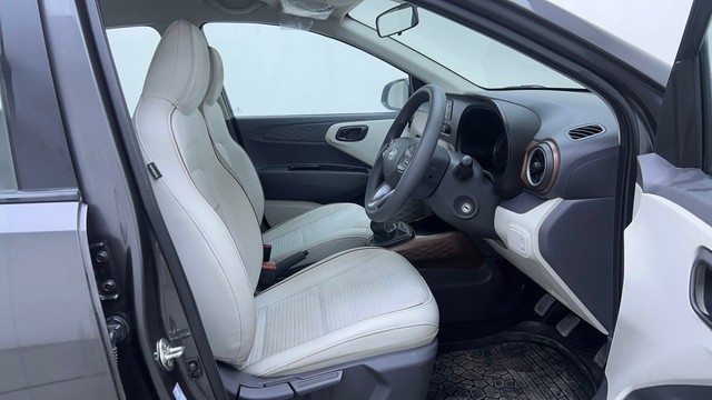 Second-hand 2023 Hyundai Aura S Diesel for sale in Hyderabad-15