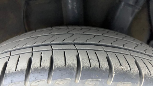 Second-hand 2023 Hyundai Aura S Diesel for sale in Hyderabad-38