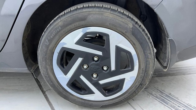 Second-hand 2023 Hyundai Aura S Diesel for sale in Hyderabad-19