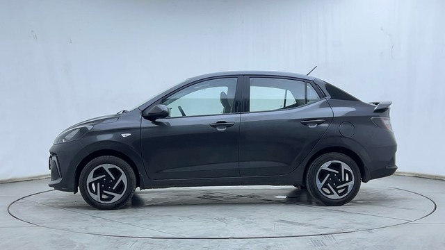 Second-hand 2023 Hyundai Aura S Diesel for sale in Hyderabad-6