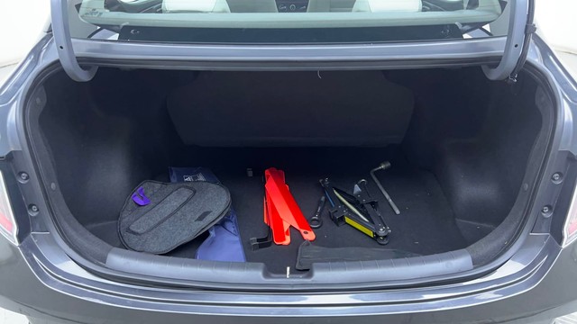 Second-hand 2023 Hyundai Aura S Diesel for sale in Hyderabad-9