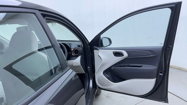 Second-hand 2023 Hyundai Aura S Diesel for sale in Hyderabad-16