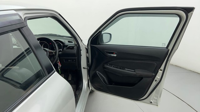 Second-hand 2021 Maruti Suzuki Swift VXI for sale in Ahmedabad-16