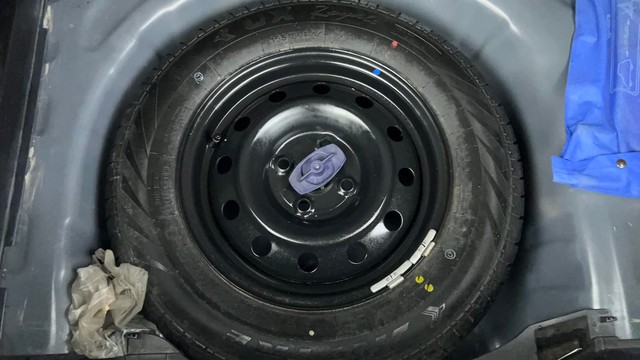 Second-hand 2021 Maruti Suzuki Swift VXI for sale in Ahmedabad-21