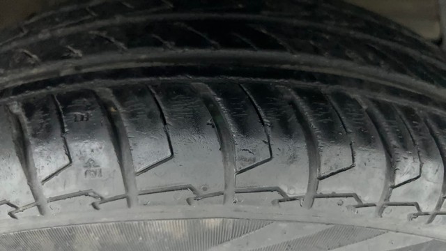 Second-hand 2021 Maruti Suzuki Swift VXI for sale in Ahmedabad-27