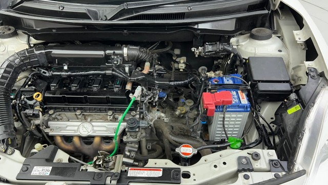 Second-hand 2021 Maruti Suzuki Swift VXI for sale in Ahmedabad-38