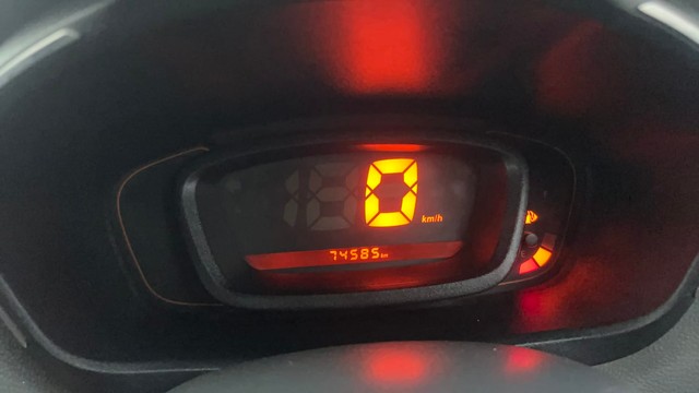 Second-hand 2016 Renault KWID RXT for sale in Ahmedabad-13