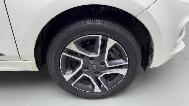 Second-hand 2023 Tata Tiago XZA AMT 2020-2022 for sale in New Delhi-17