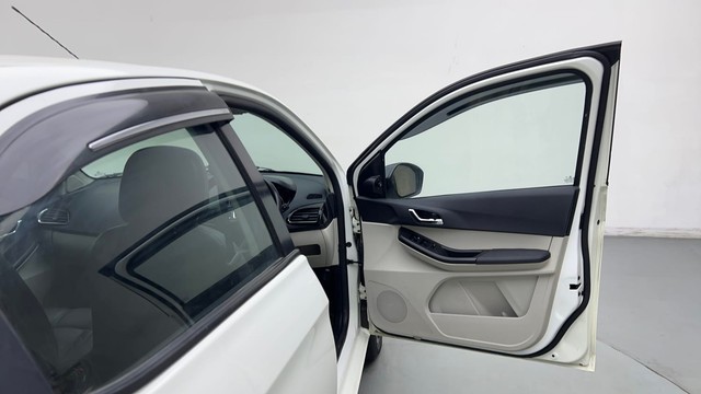 Second-hand 2023 Tata Tiago XZA AMT 2020-2022 for sale in New Delhi-16