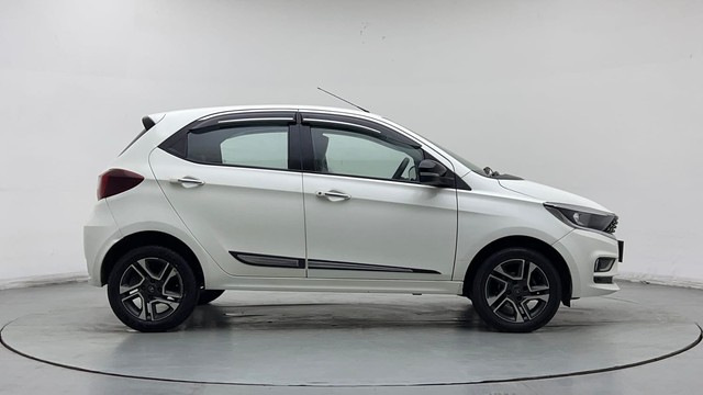 Second-hand 2023 Tata Tiago XZA AMT 2020-2022 for sale in New Delhi-2