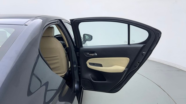 Second-hand 2022 Honda City 1.5 V MT Exclusive for sale in New Delhi-23