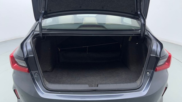 Second-hand 2022 Honda City 1.5 V MT Exclusive for sale in New Delhi-9