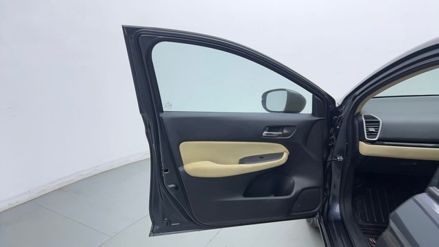 Second-hand 2022 Honda City 1.5 V MT Exclusive for sale in New Delhi-32