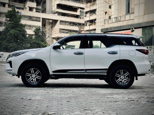 Second-hand 2021 Toyota Fortuner 4X2 Diesel BSVI for sale in New Delhi-3
