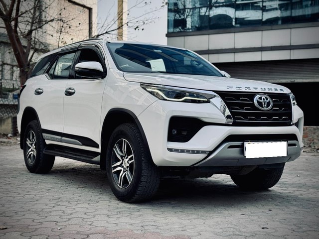 Second-hand 2021 Toyota Fortuner 4X2 Diesel BSVI for sale in New Delhi-22