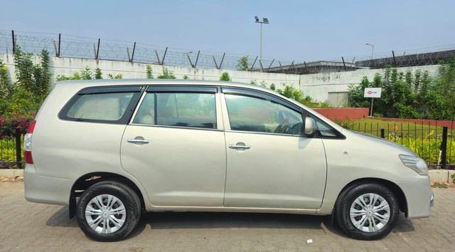 Second-hand 2006 Toyota Innova 2.5 G (Diesel) 7 Seater BS III for sale in Pune-6