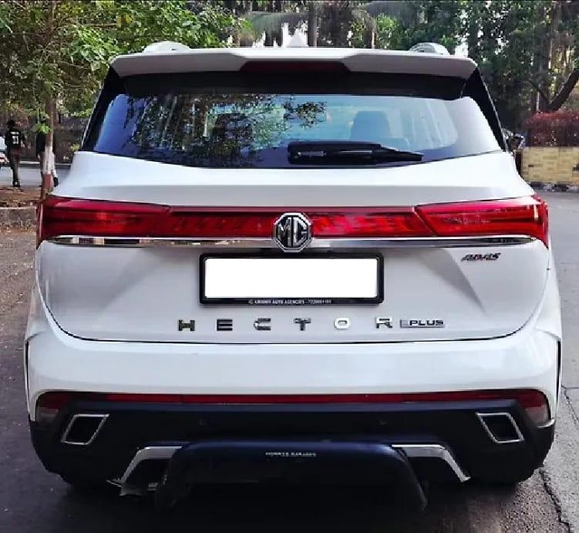 Second-hand 2023 MG Hector Plus 1.5 Turbo Savvy Pro CVT 7 Str BSVI for sale in Mumbai-2
