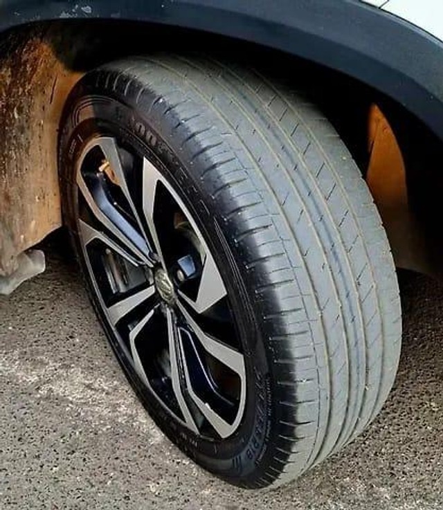 Second-hand 2023 MG Hector Plus 1.5 Turbo Savvy Pro CVT 7 Str BSVI for sale in Mumbai-5