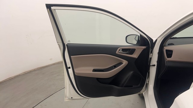 Second-hand 2017 Hyundai i20 Sportz 1.2 for sale in Chandigarh-23