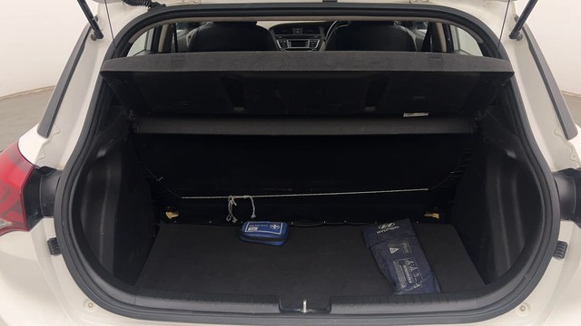 Second-hand 2017 Hyundai i20 Sportz 1.2 for sale in Chandigarh-9