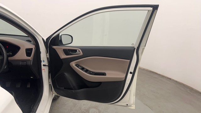 Second-hand 2017 Hyundai i20 Sportz 1.2 for sale in Chandigarh-16