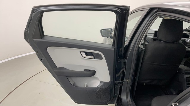 Second-hand 2020 Tata Altroz XZ for sale in Jaipur-30