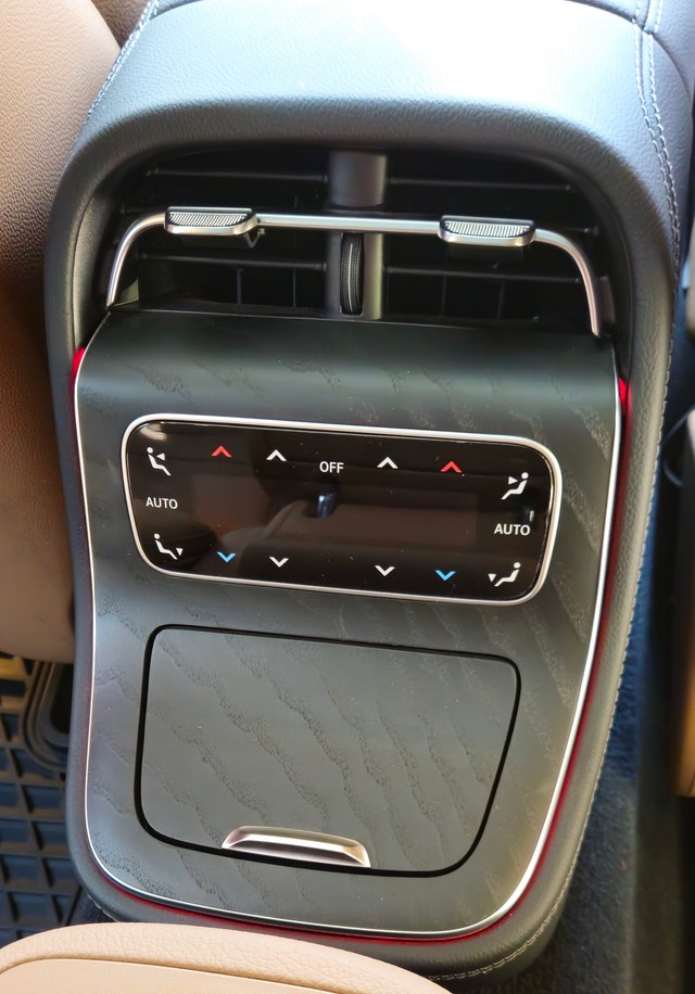 Second-hand 2024 Mercedes-Benz E-Class E 200 for sale in Mumbai-20