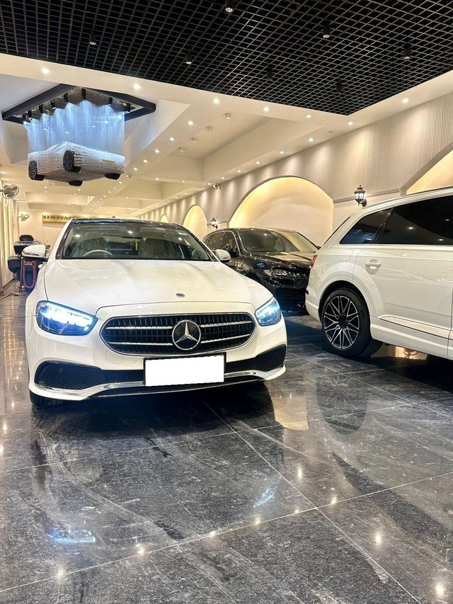 Second-hand 2022 Mercedes-Benz E-Class Exclusive E 220d BSVI for sale in New Delhi-9