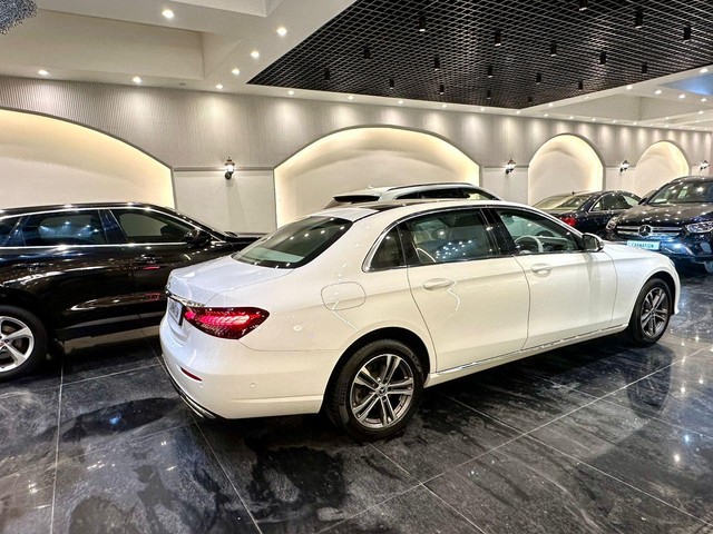 Second-hand 2022 Mercedes-Benz E-Class Exclusive E 220d BSVI for sale in New Delhi-21