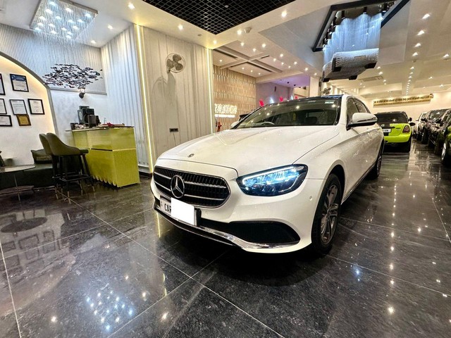 Second-hand 2022 Mercedes-Benz E-Class Exclusive E 220d BSVI for sale in New Delhi-12