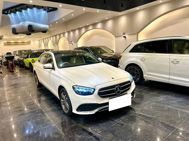 Second-hand 2022 Mercedes-Benz E-Class Exclusive E 220d BSVI for sale in New Delhi-24