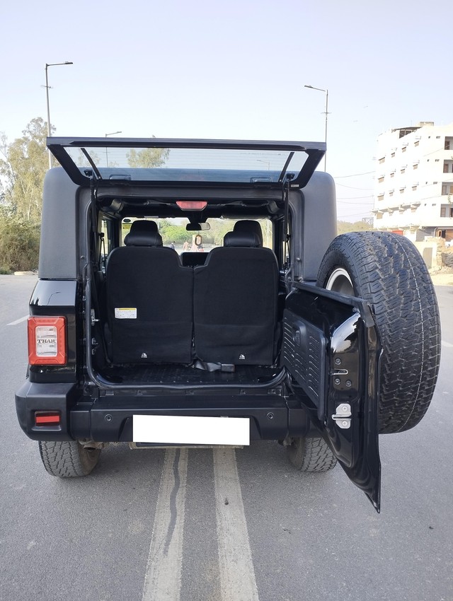 Second-hand 2024 Mahindra Thar LX Hard Top AT RWD for sale in New Delhi-17